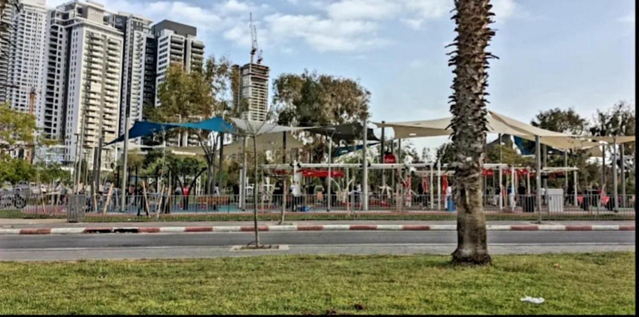 Beachfront Studio Apartment Bat Yam 412 Dış mekan fotoğraf
